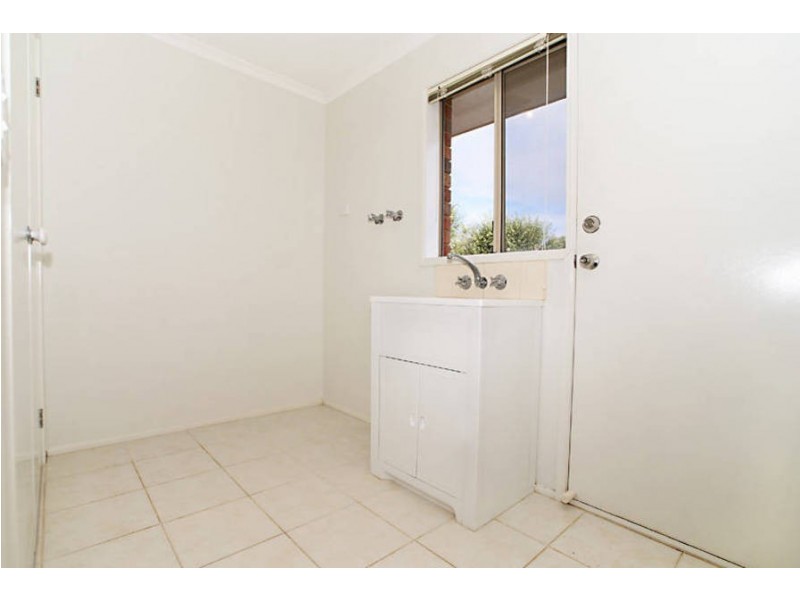 27 Ridgeway, Melton West VIC 3337