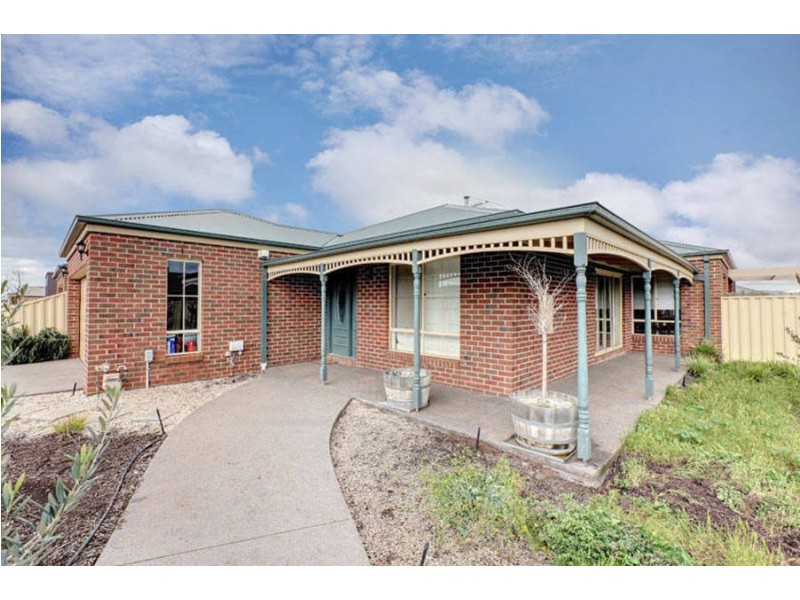 23 Scarlet Oak Avenue, Melton West VIC 3337
