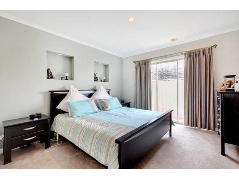 23 Scarlet Oak Avenue, Melton West VIC 3337