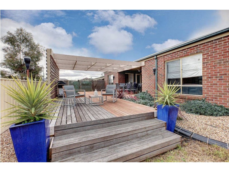 23 Scarlet Oak Avenue, Melton West VIC 3337