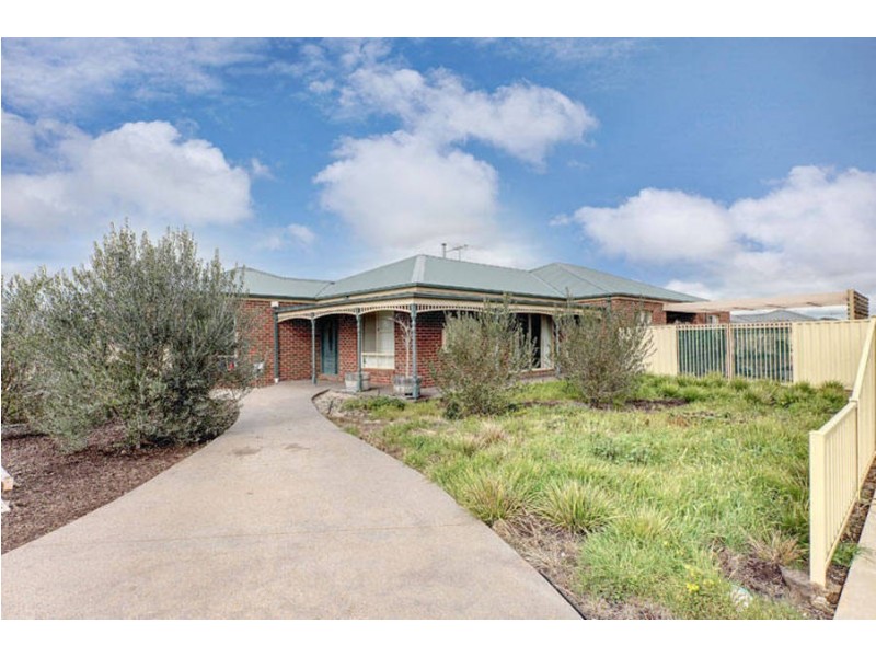 23 Scarlet Oak Avenue, Melton West VIC 3337