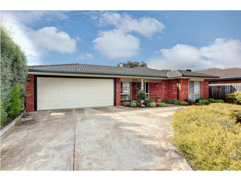 13 Ruairi Court, Kurunjang VIC 3337