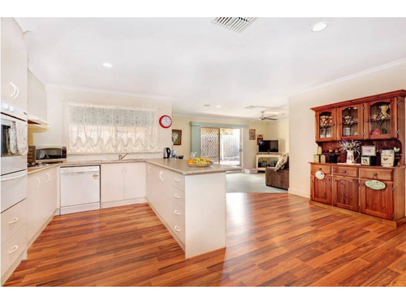 13 Ruairi Court, Kurunjang VIC 3337