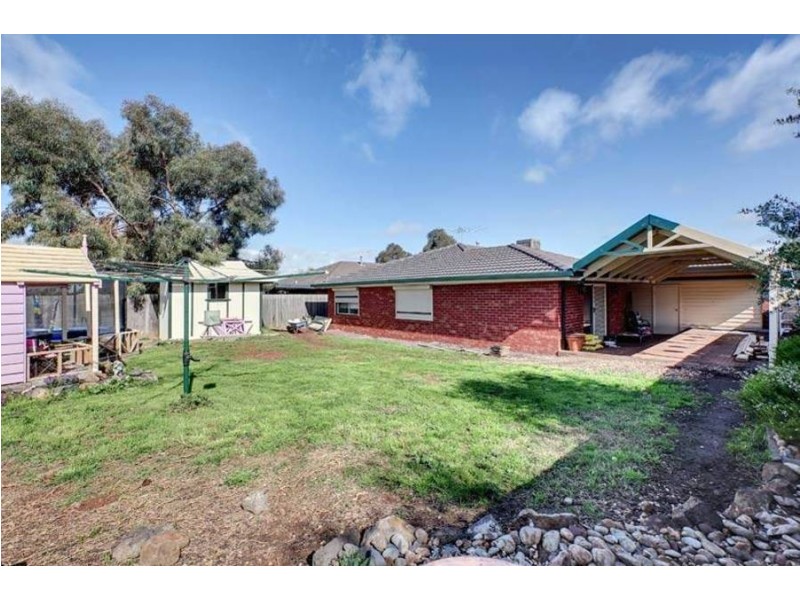 13 Ruairi Court, Kurunjang VIC 3337