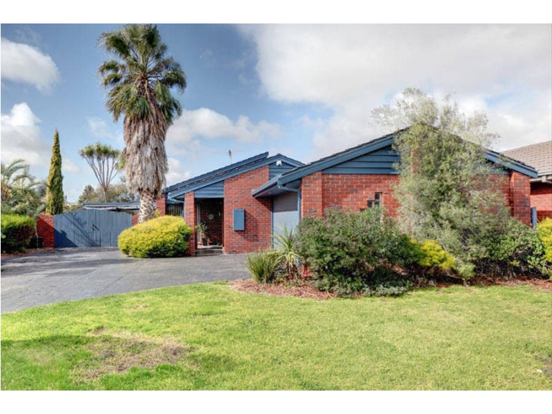 26 Trethowan Avenue, Melton West VIC 3337