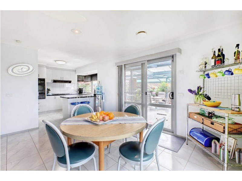 26 Trethowan Avenue, Melton West VIC 3337