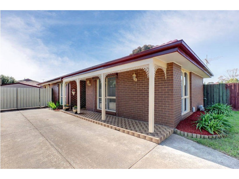 13 Hilton Way, Melton West VIC 3337