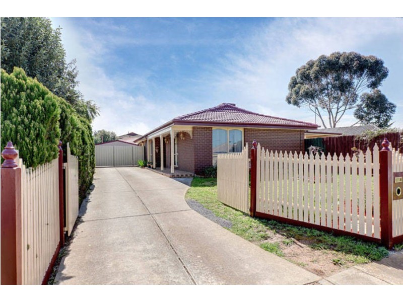 13 Hilton Way, Melton West VIC 3337
