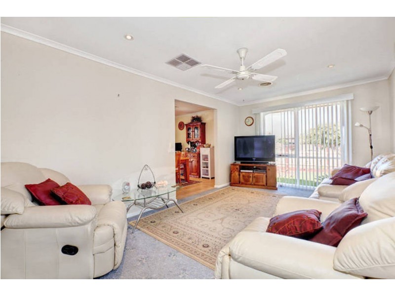 13 Hilton Way, Melton West VIC 3337