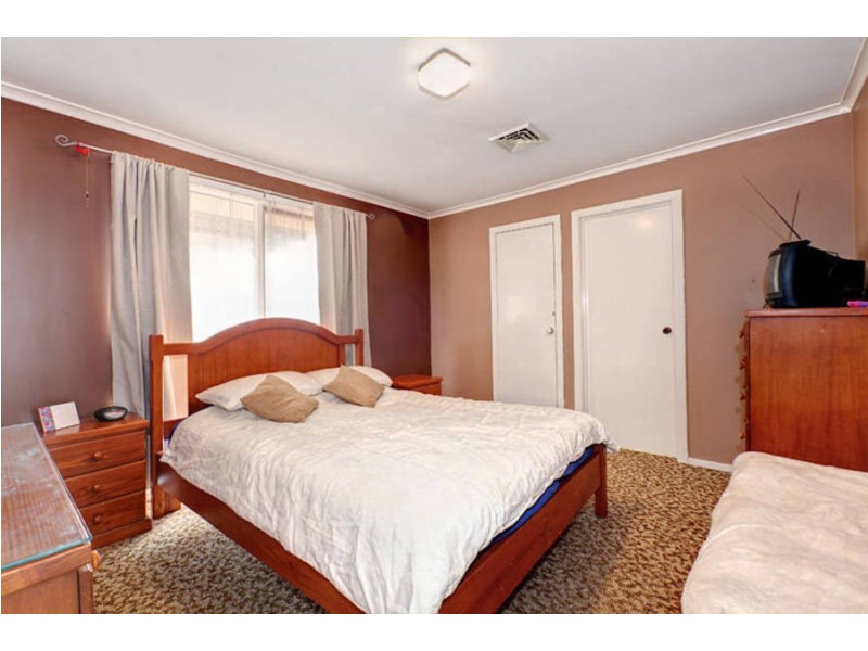 18 Tern Court, Melton VIC 3337