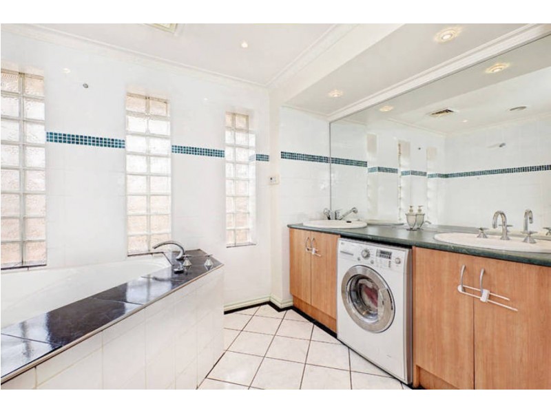 18 Tern Court, Melton VIC 3337