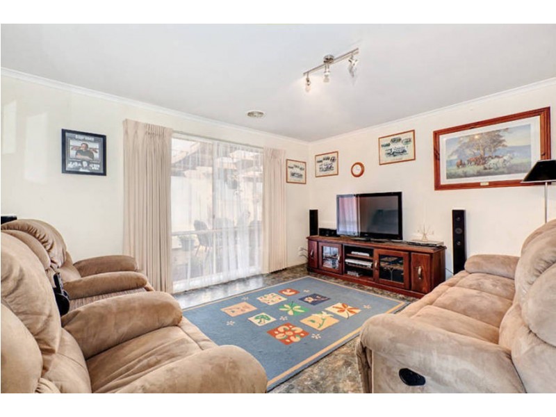 32 Gloaming Ride, Kurunjang VIC 3337