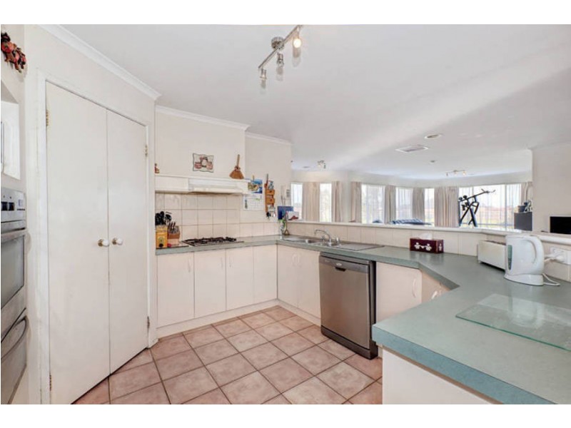 32 Gloaming Ride, Kurunjang VIC 3337