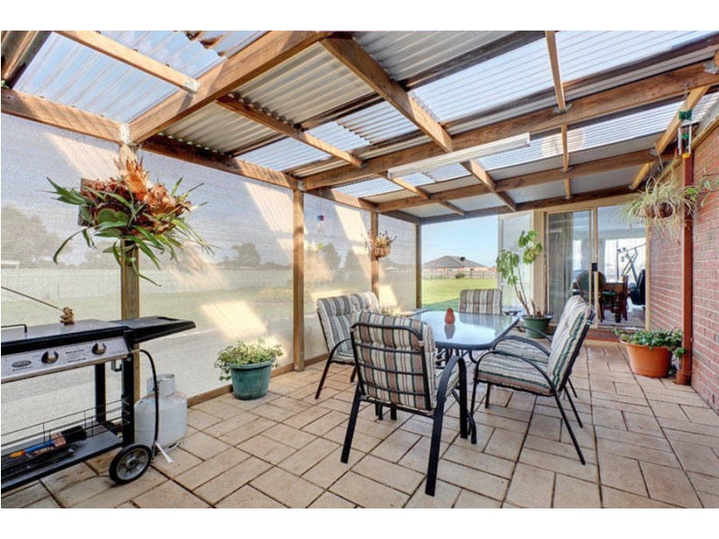 32 Gloaming Ride, Kurunjang VIC 3337