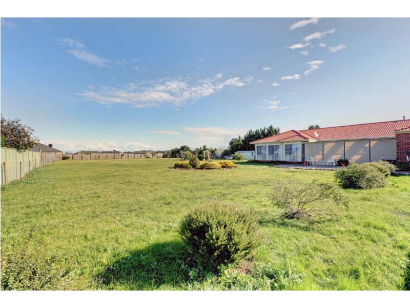 32 Gloaming Ride, Kurunjang VIC 3337