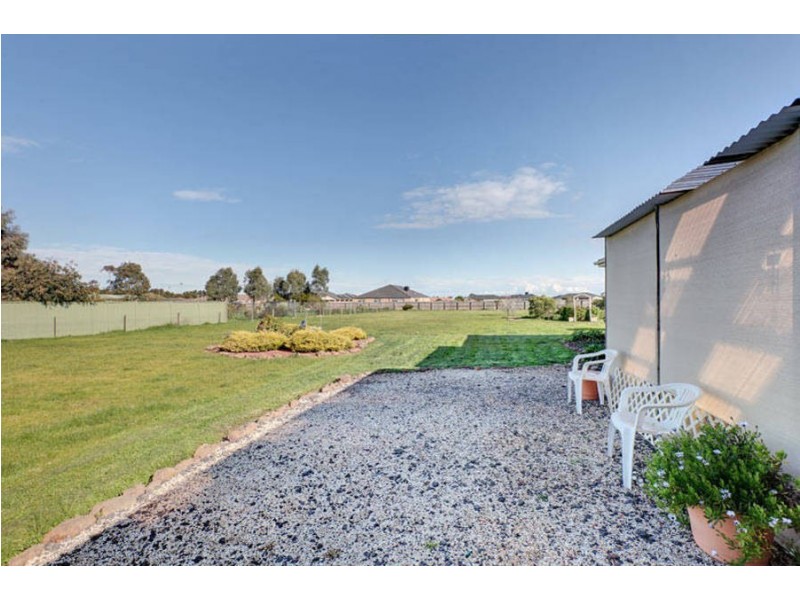 32 Gloaming Ride, Kurunjang VIC 3337