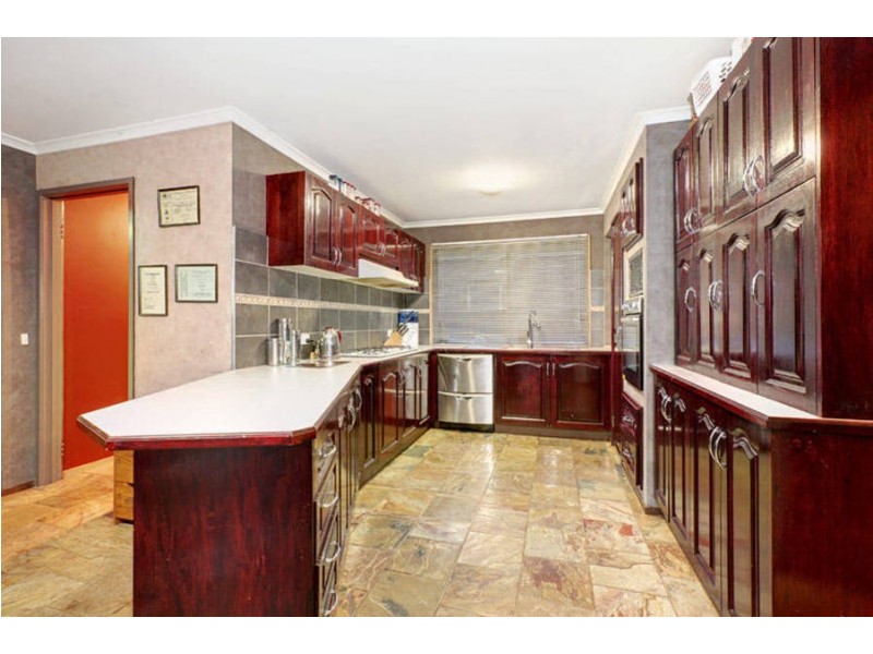 9 PASCOE COURT, Melton West VIC 3337