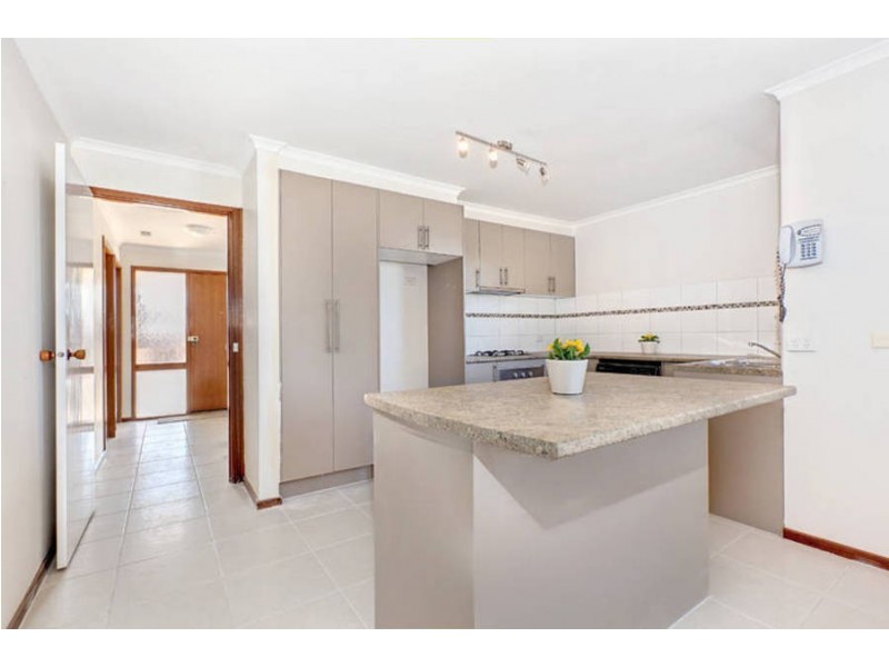 8 Tarwin Court, Brookfield VIC 3338