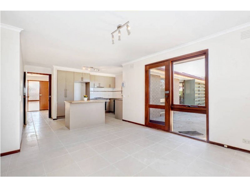 8 Tarwin Court, Brookfield VIC 3338