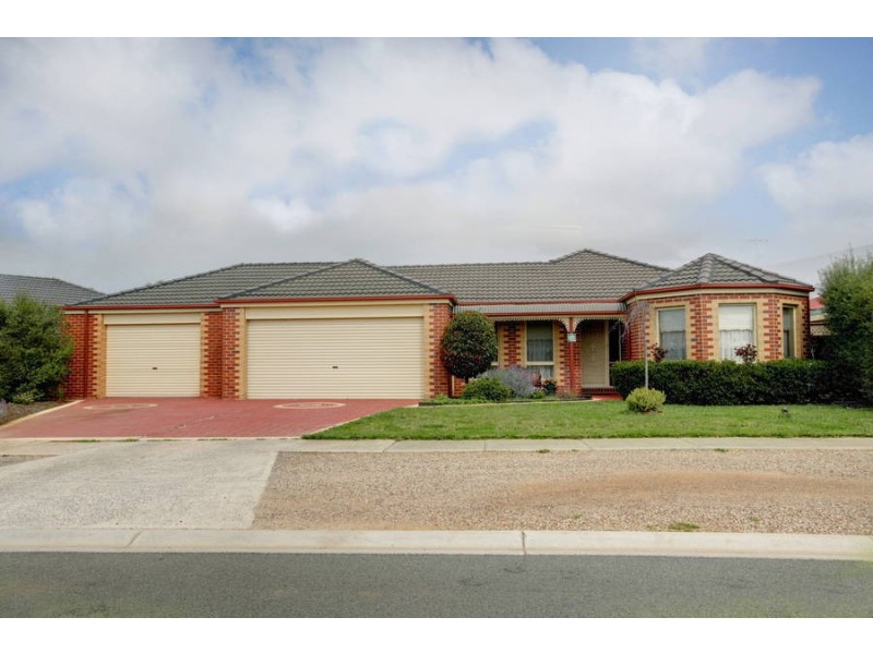 31 Fleetwood Circuit, Melton West VIC 3337