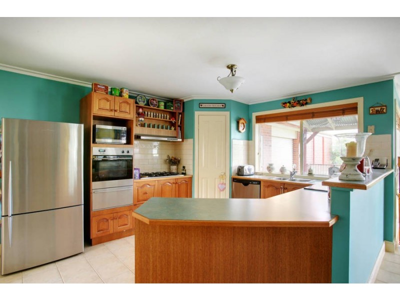 31 Fleetwood Circuit, Melton West VIC 3337