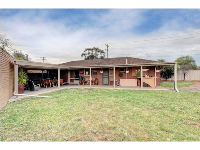 1 Hume Avenue, Melton South VIC 3338