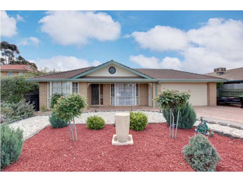 13 Endeavour Place, Melton West VIC 3337