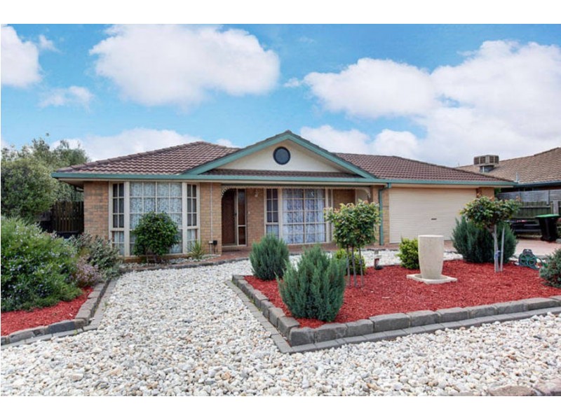 13 Endeavour Place, Melton West VIC 3337