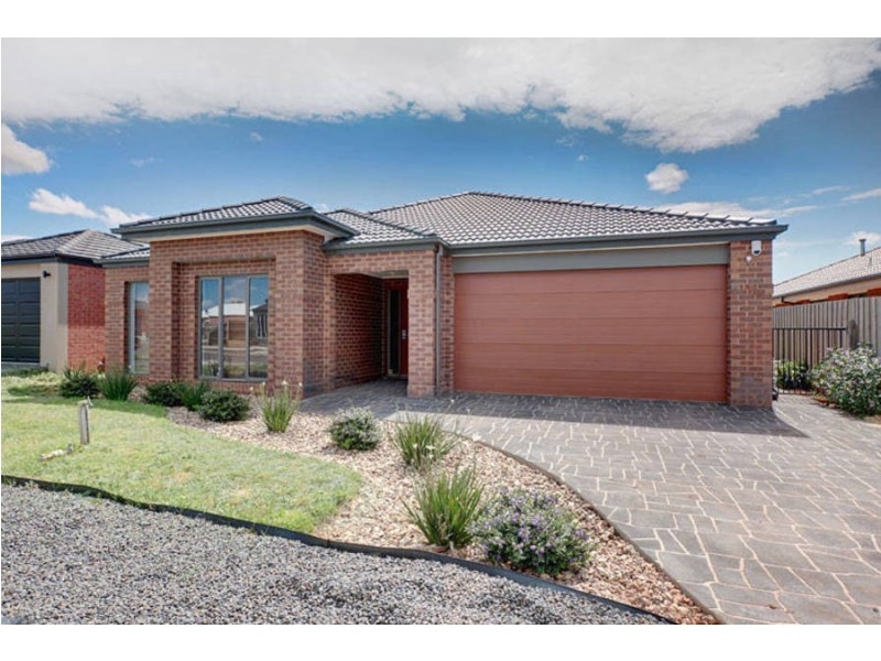 13 Melrome Court, Kurunjang VIC 3337