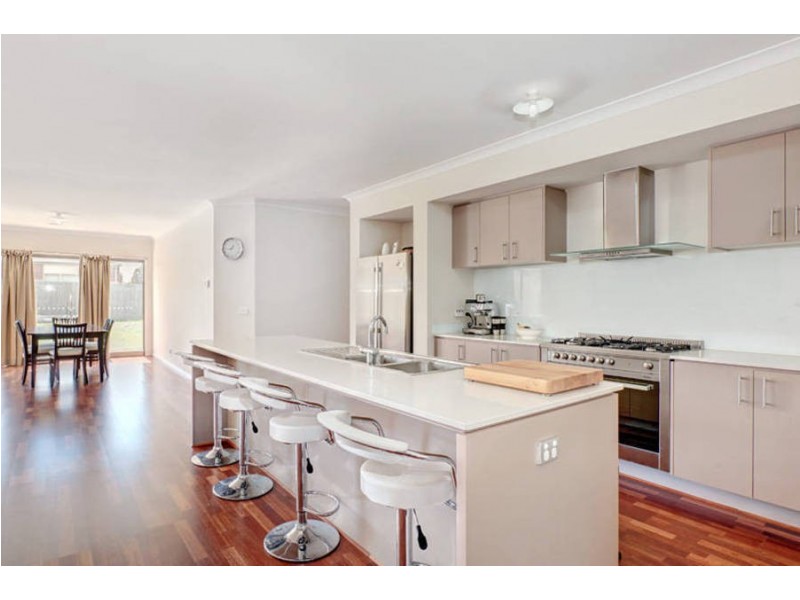 13 Melrome Court, Kurunjang VIC 3337