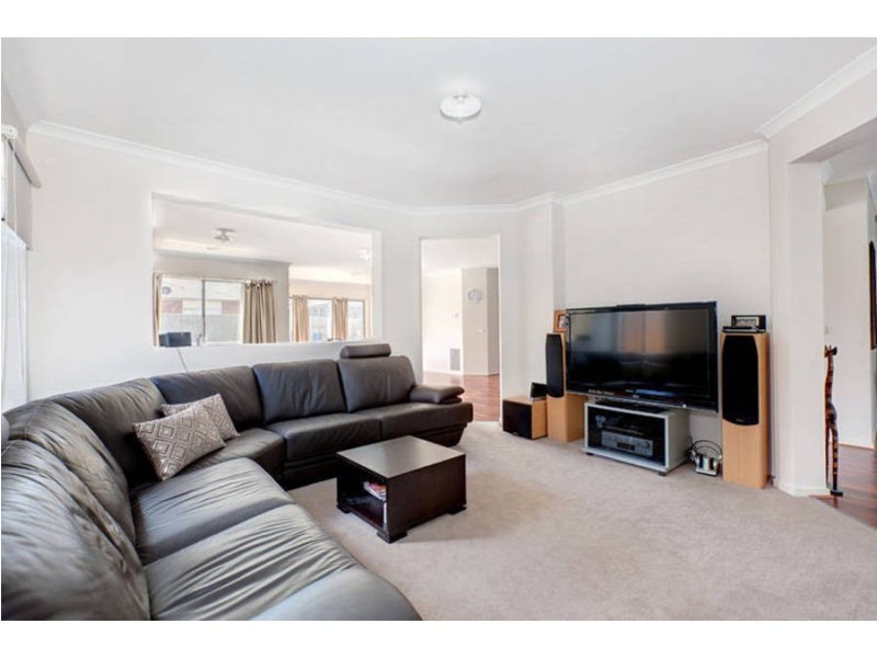 13 Melrome Court, Kurunjang VIC 3337