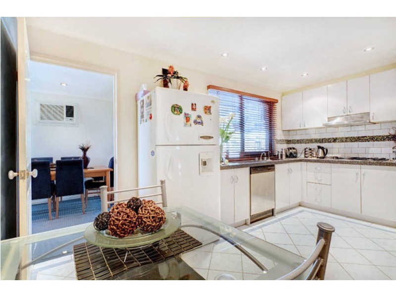 41 Walsingham Crescent, Kurunjang VIC 3337