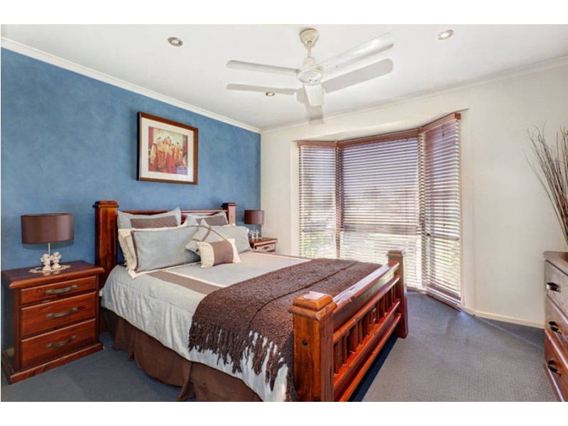 41 Walsingham Crescent, Kurunjang VIC 3337