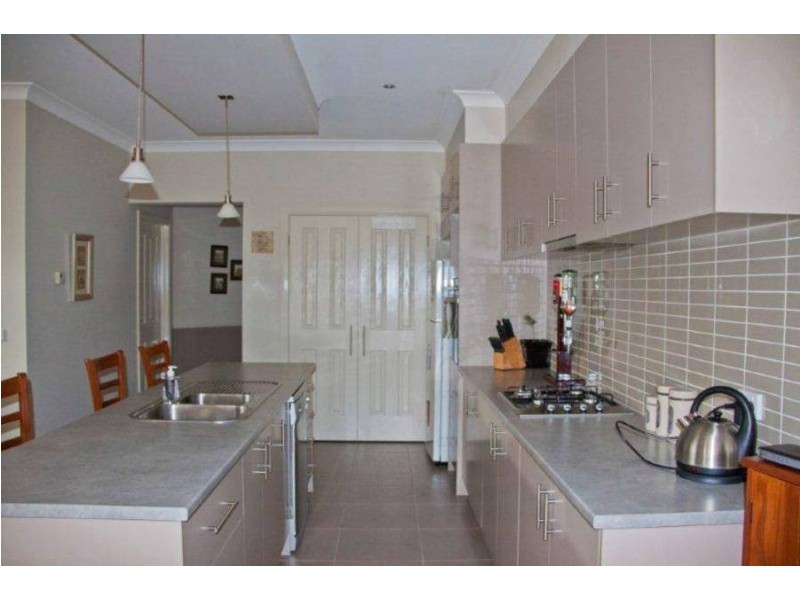 38 Panorama Drive, Melton West VIC 3337