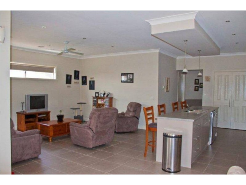 38 Panorama Drive, Melton West VIC 3337