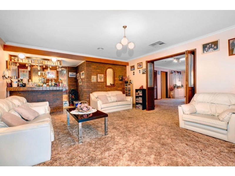 34 Bennett Street, Melton South VIC 3338