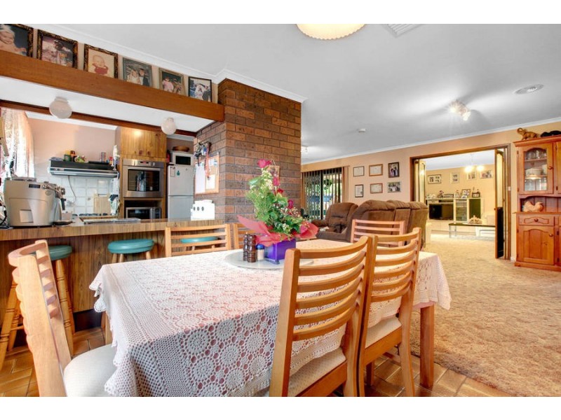 34 Bennett Street, Melton South VIC 3338