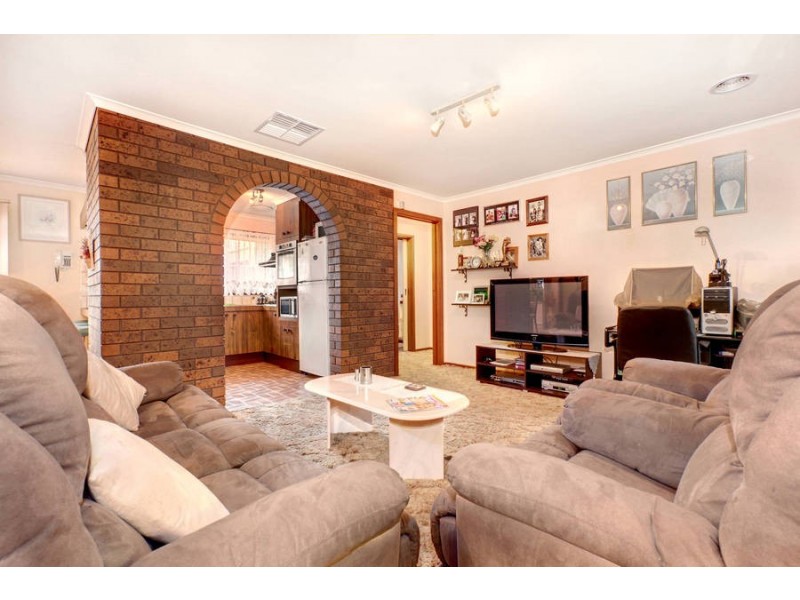 34 Bennett Street, Melton South VIC 3338