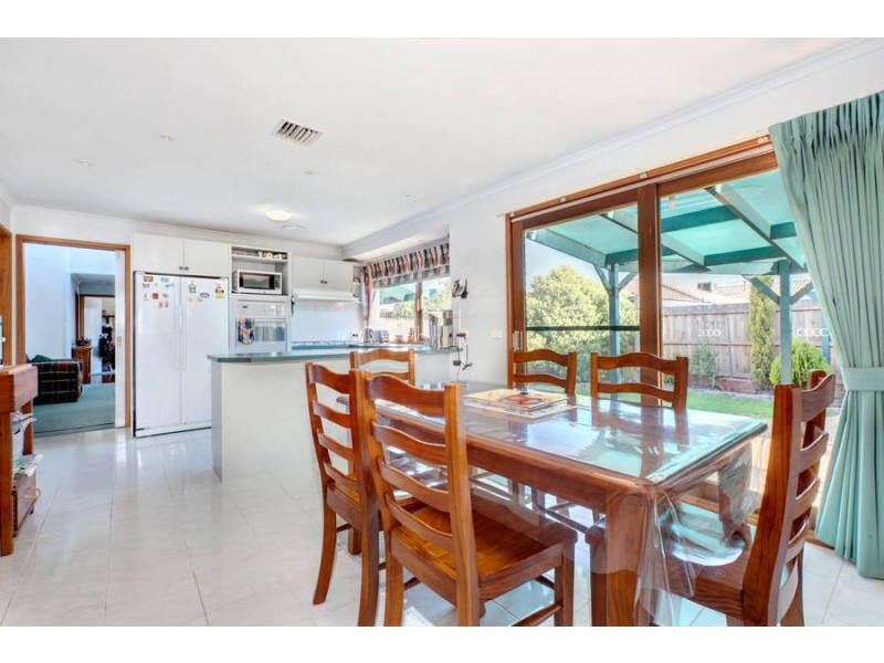 7 Gamalite Drive, Melton West VIC 3337