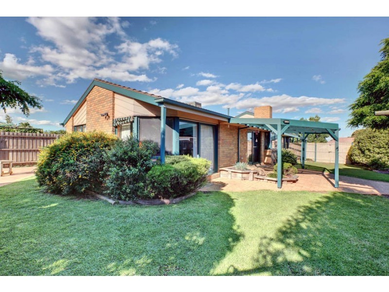 7 Gamalite Drive, Melton West VIC 3337