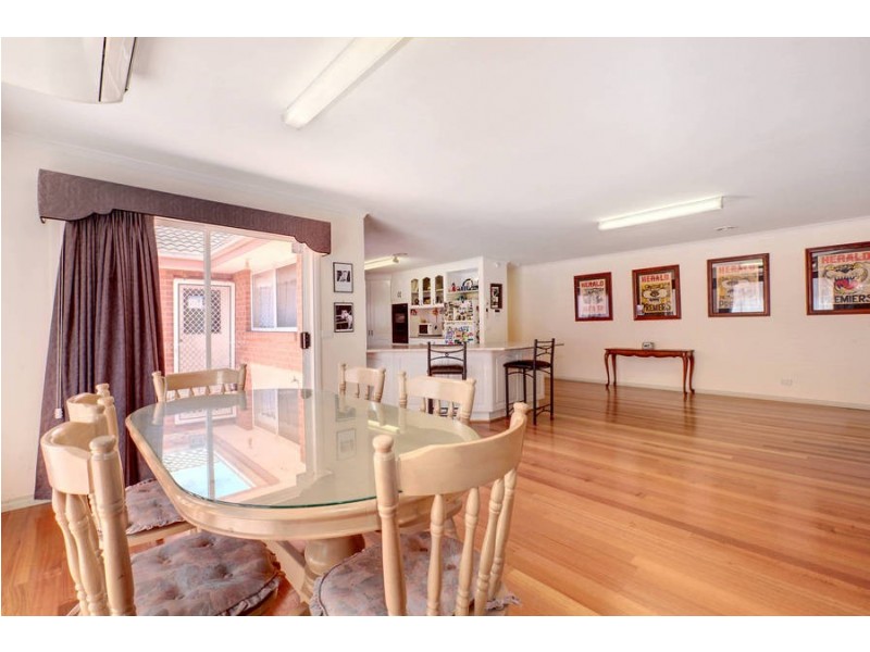 9 Gamalite Drive, Melton West VIC 3337