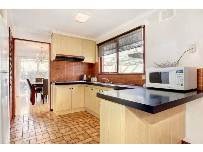 7 Heatherglade Place, Melton West VIC 3337