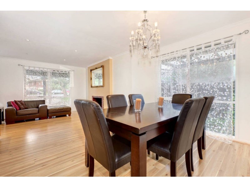 7 Heatherglade Place, Melton West VIC 3337