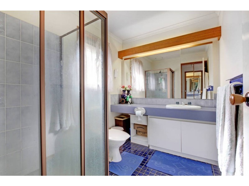 2 Helder Court, Melton West VIC 3337