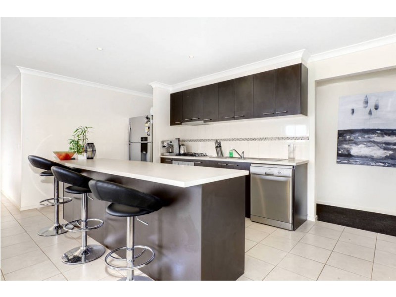 32 Panorama Drive, Melton West VIC 3337