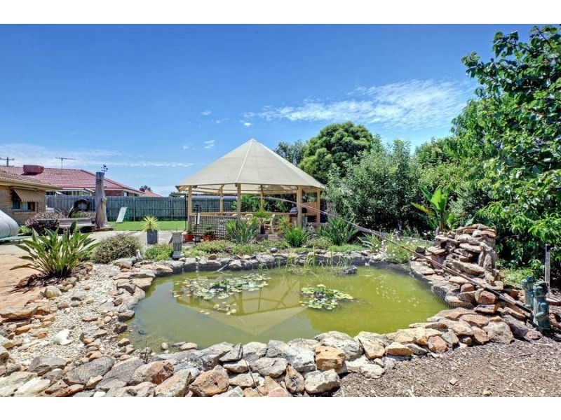 34 Andrew Street, Melton South VIC 3338