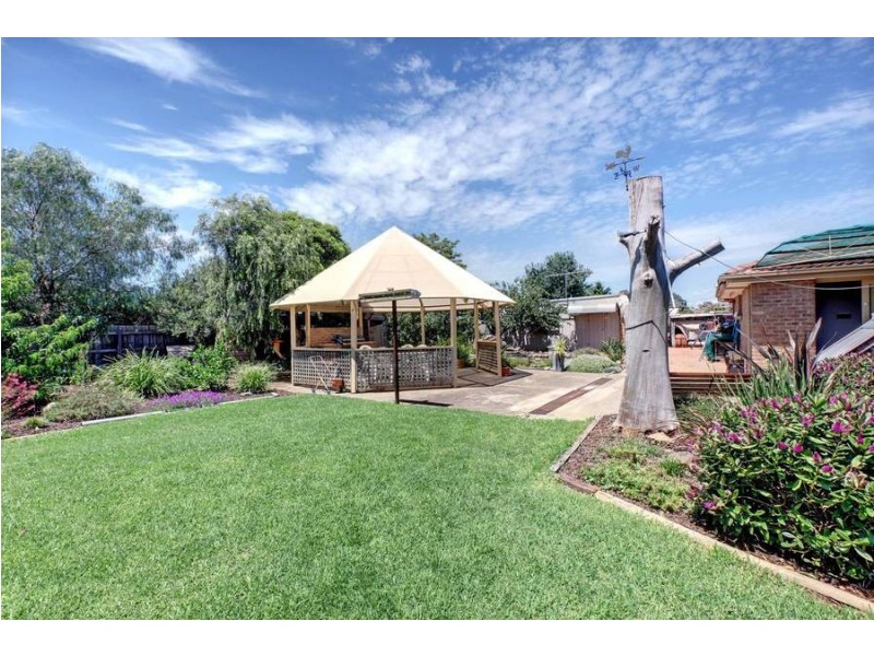 34 Andrew Street, Melton South VIC 3338