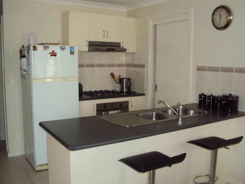 5 Lomandra Bowl, Melton West VIC 3337