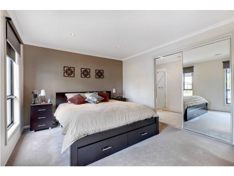 30  Christina Crescent, Kurunjang VIC 3337