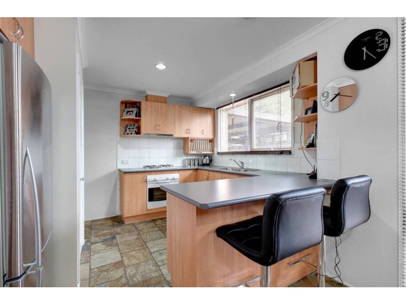 25 Empress Way, Melton West VIC 3337